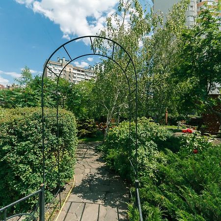 Apartment Poznyaky-Bazhana เคียฟ ภายนอก รูปภาพ