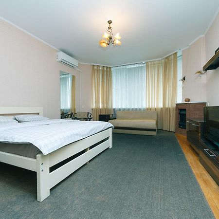 Apartment Poznyaky-Bazhana เคียฟ ภายนอก รูปภาพ