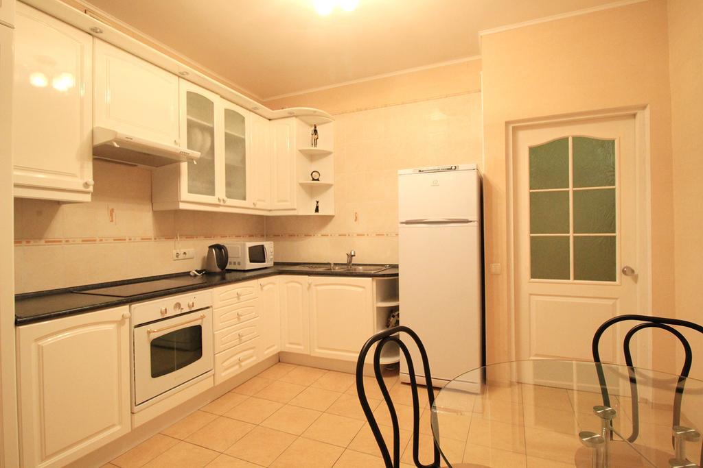 Apartment Poznyaky-Bazhana เคียฟ ภายนอก รูปภาพ