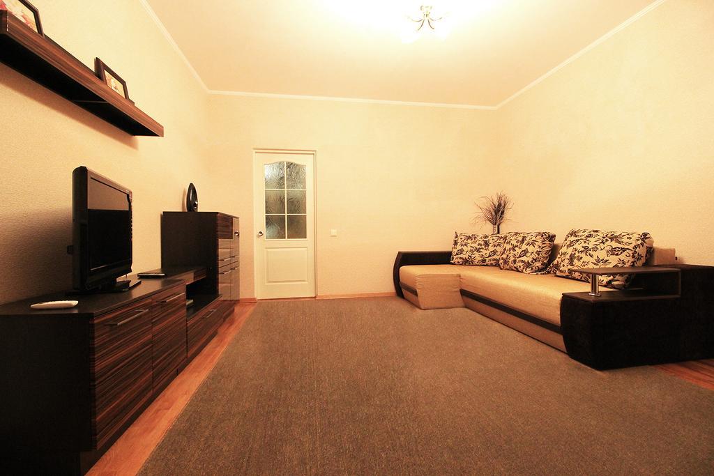 Apartment Poznyaky-Bazhana เคียฟ ภายนอก รูปภาพ