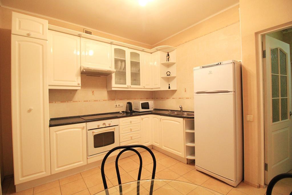 Apartment Poznyaky-Bazhana เคียฟ ภายนอก รูปภาพ