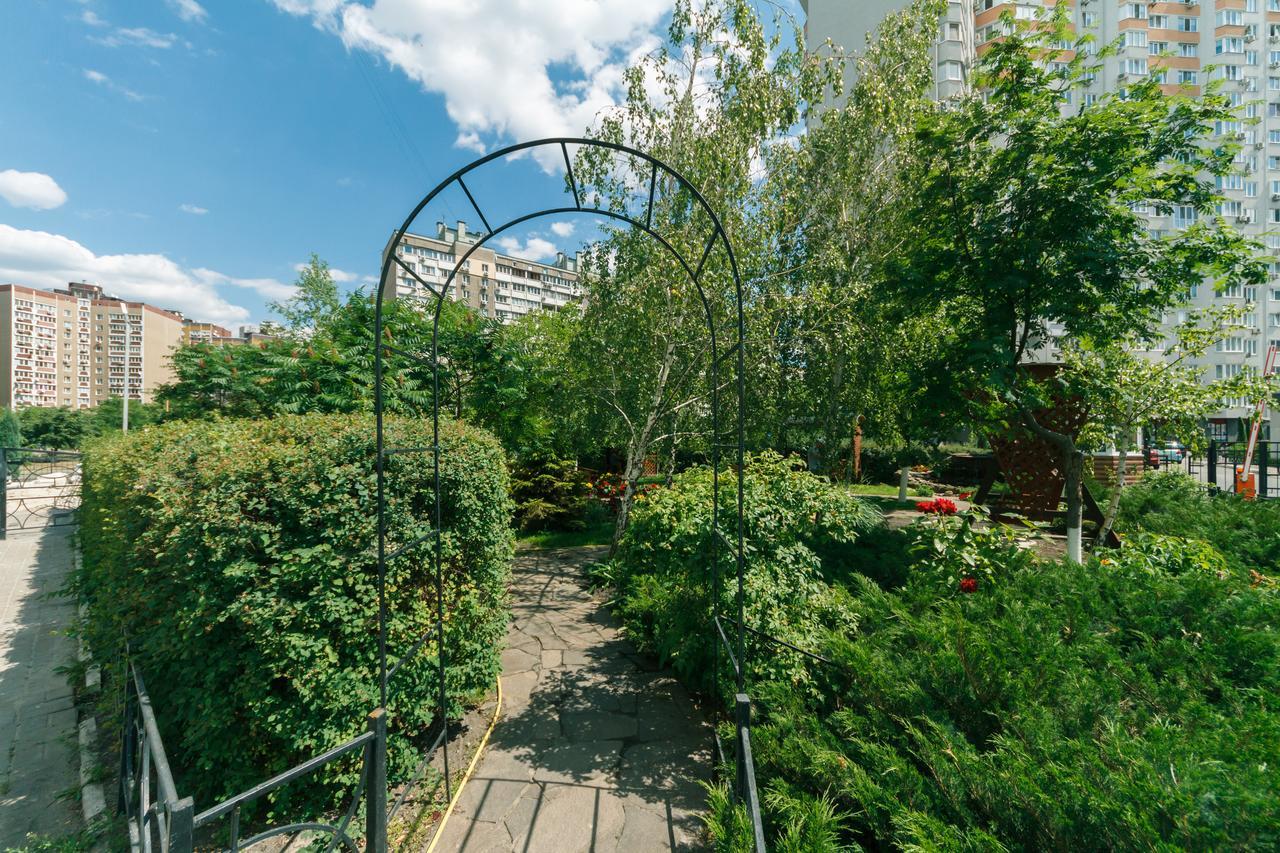 Apartment Poznyaky-Bazhana เคียฟ ภายนอก รูปภาพ