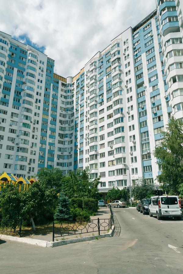 Apartment Poznyaky-Bazhana เคียฟ ภายนอก รูปภาพ
