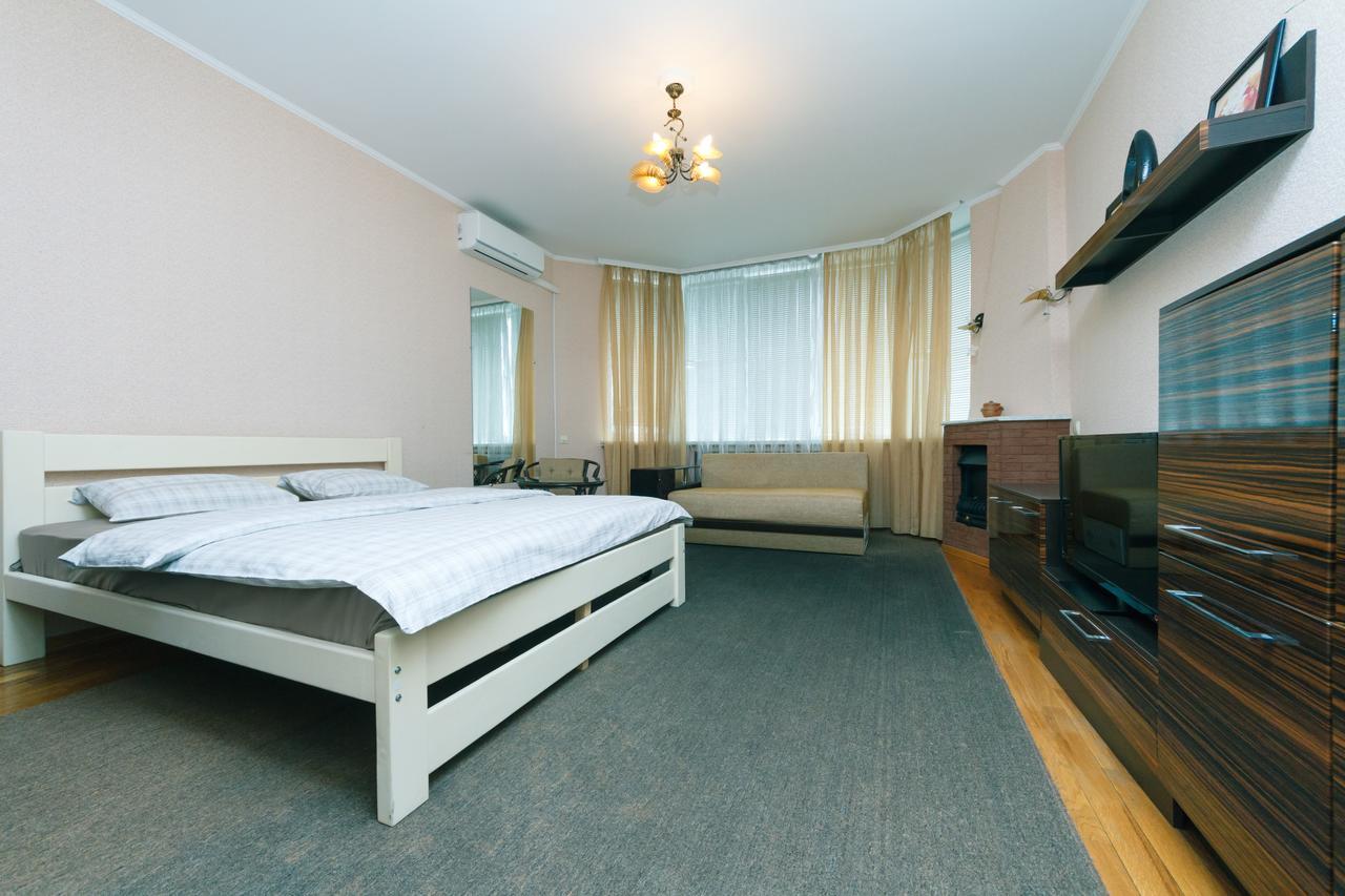 Apartment Poznyaky-Bazhana เคียฟ ภายนอก รูปภาพ
