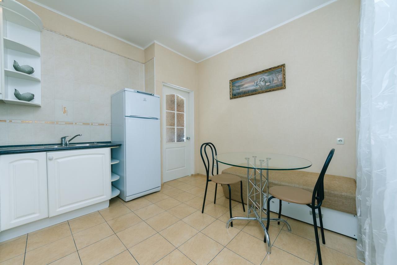 Apartment Poznyaky-Bazhana เคียฟ ภายนอก รูปภาพ